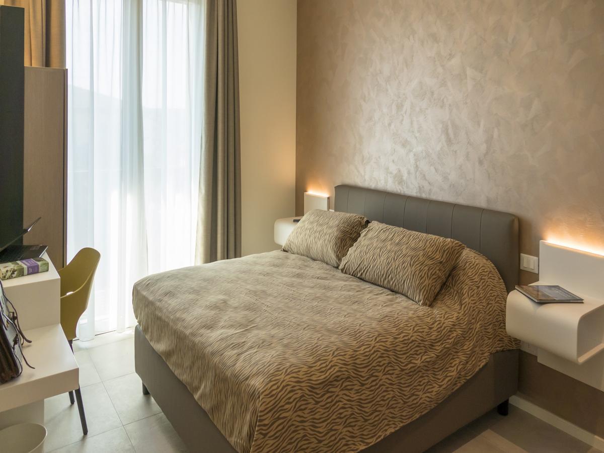 Hotel Buena Onda Peschiera del Garda Bagian luar foto