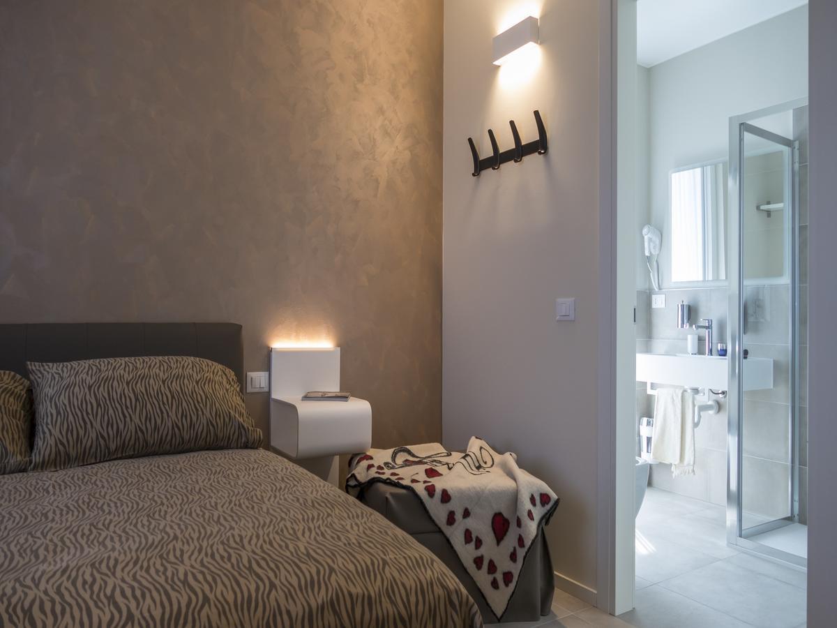 Hotel Buena Onda Peschiera del Garda Bagian luar foto