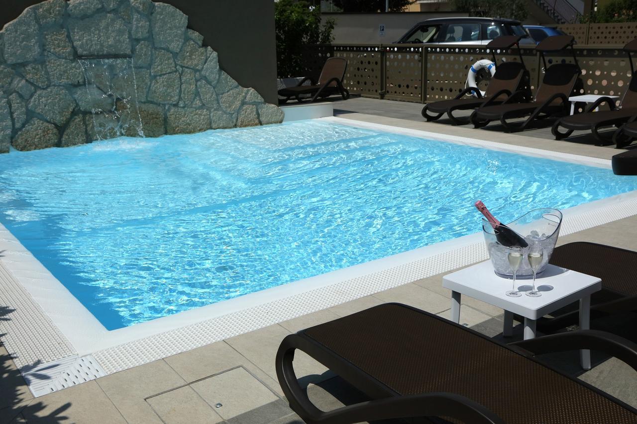 Hotel Buena Onda Peschiera del Garda Bagian luar foto