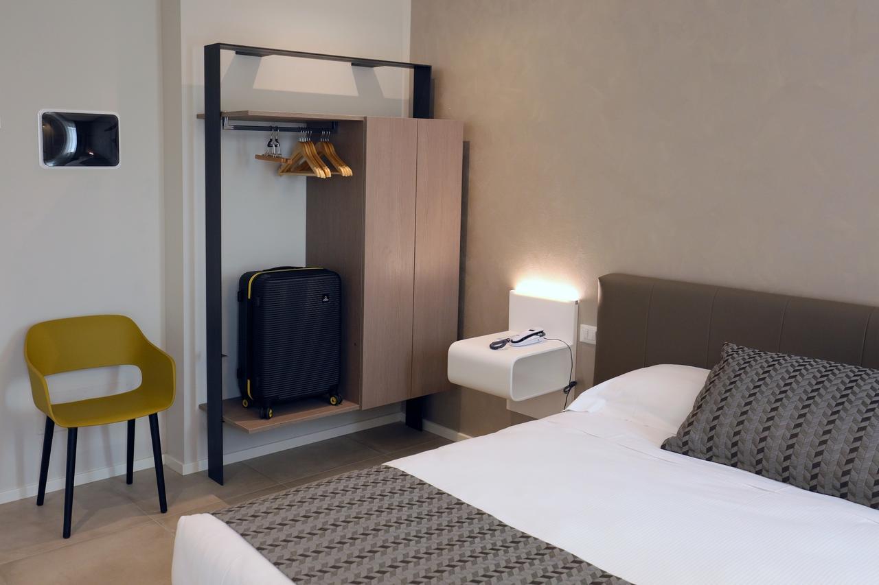 Hotel Buena Onda Peschiera del Garda Bagian luar foto