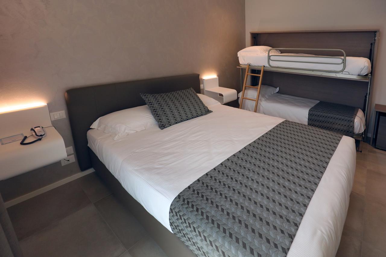 Hotel Buena Onda Peschiera del Garda Bagian luar foto