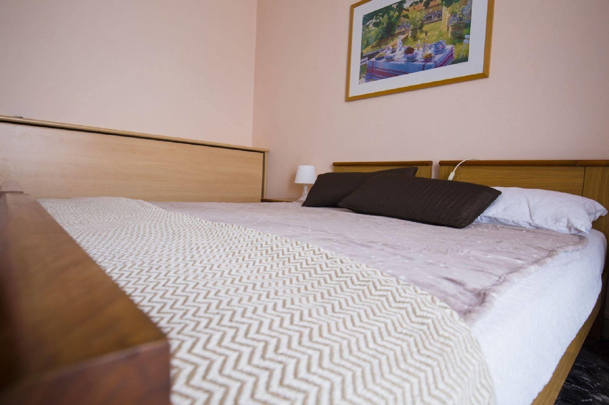 Hotel Buena Onda Peschiera del Garda Bagian luar foto